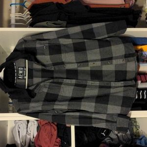 Alpha Forward hooded flannel with pockets, size medium